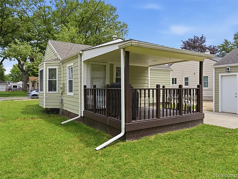 1514 S Wilson Ave — Photo 18