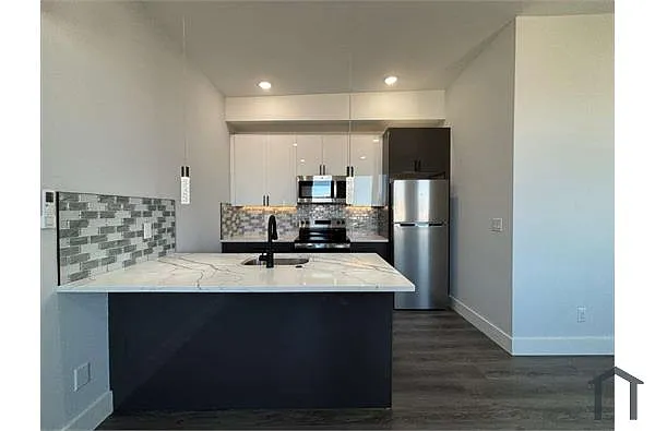Building Photo - 1515 W Dauphin St #12