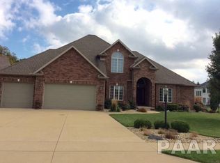 16 Sapphire Point, Morton, IL 61550