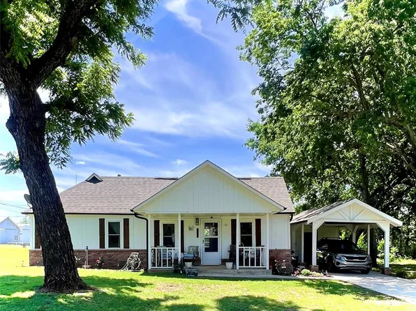 526 E 4th St, Stroud, OK 74079