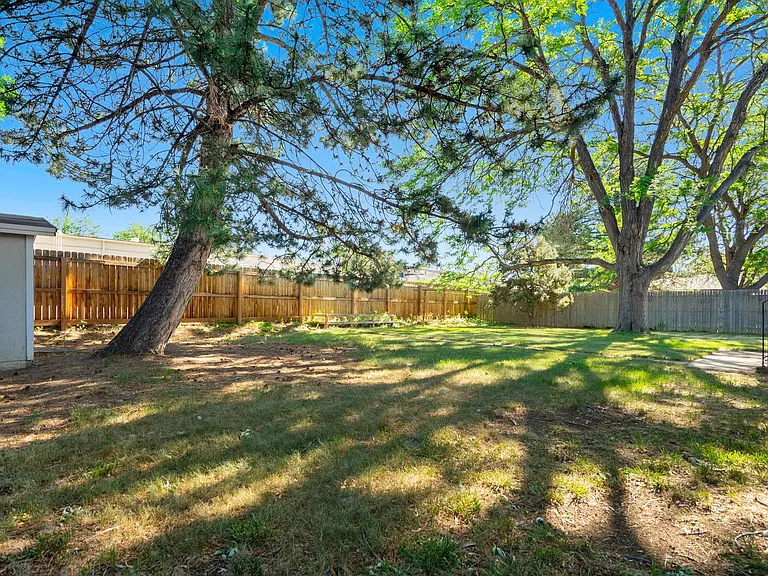 2108 Applewood Rd — Photo 28