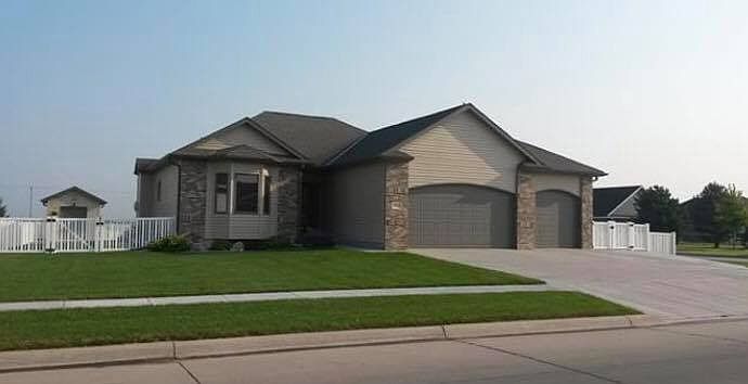 1st image of 603 W 46th St