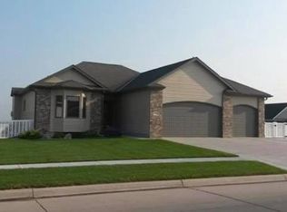 603 W 46th St, Kearney, NE 68845