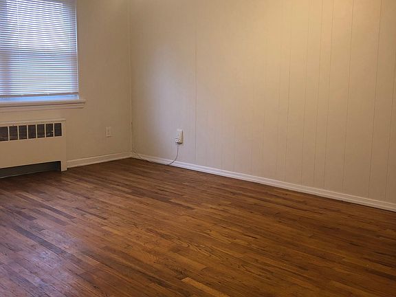 5th image of 2737 Fenton Ave