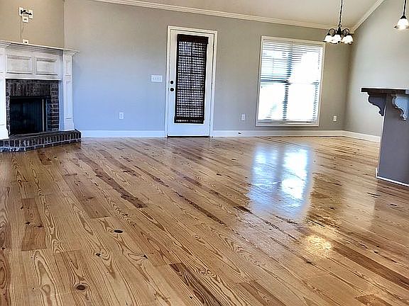 4th image of 123 Lakeway Dr
