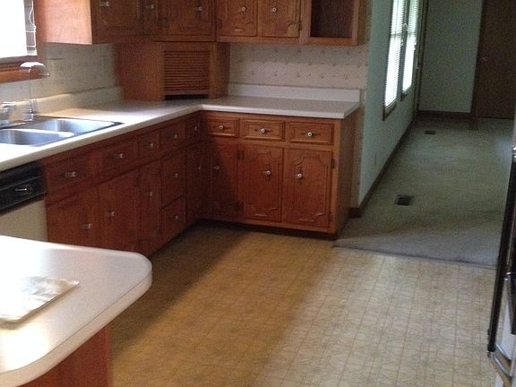 3rd image of 92 Township Road 208