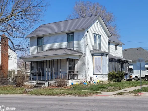 203 N Main St, Sigourney, IA 52591