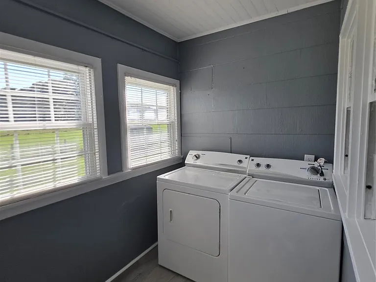 1318 Baucom Rd — Photo 15