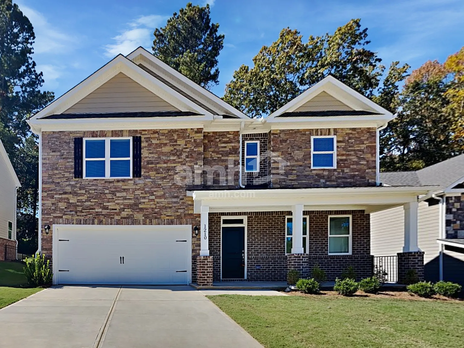 4 bed, 2.5 bath, 2449 sqft, $2,525 — Photo 1