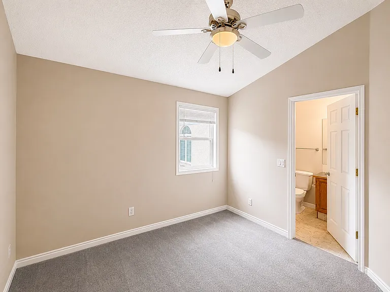 628 56th Ave SW #204 — Photo 14