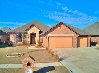 1917 NE 26th St, Moore, OK 73160