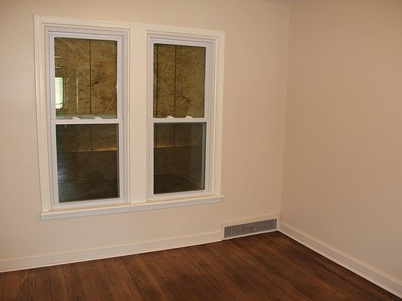 3rd image of 16830 Chandler Park Dr