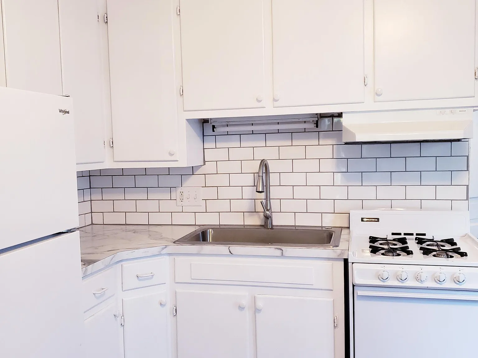 2 bed, $1,600 — Photo 2
