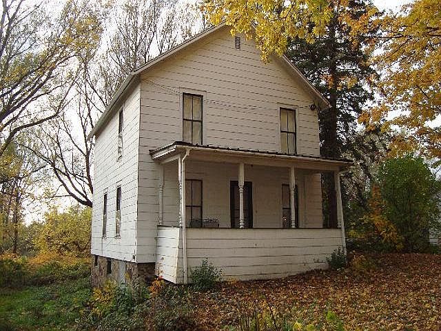 1st image of 3 Loomis Ln