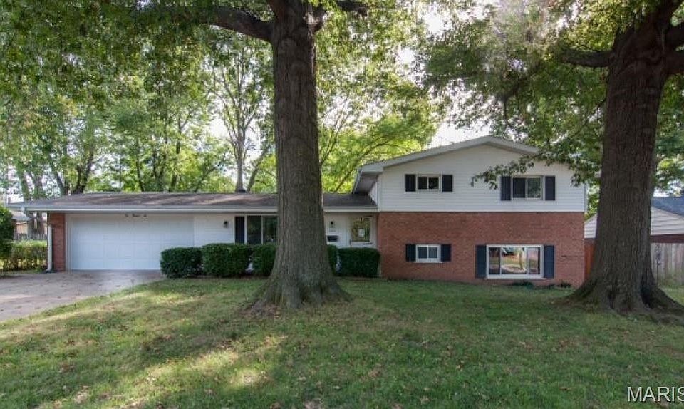 1st image of 106 Williamsburg Dr