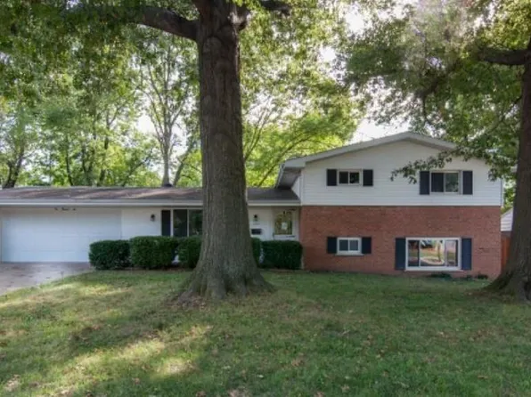 106 Williamsburg Dr, Belleville, IL 62221