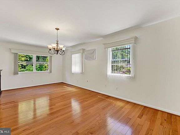 5th image of 206 Melvin Ave