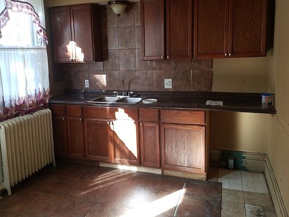 5th image of 113 Buckeye St
