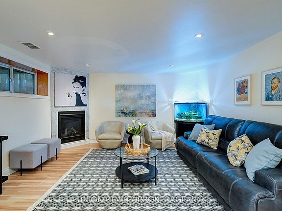 5th image of 47 Montvale Dr
