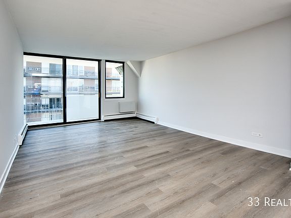 3rd image of 930 North Blvd