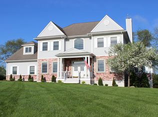 48 Wyndham Ln, Carmel, NY 10512