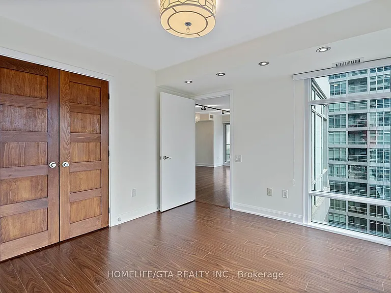 2191 Yonge St #1905 — Photo 18