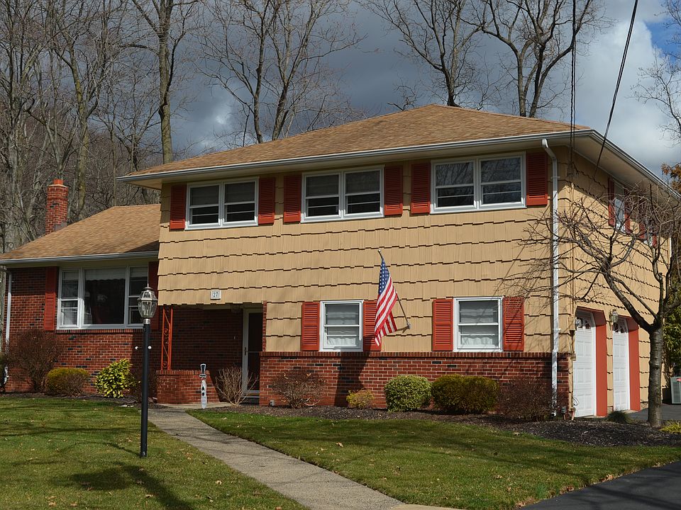 2nd image of 27 Kipling Ln