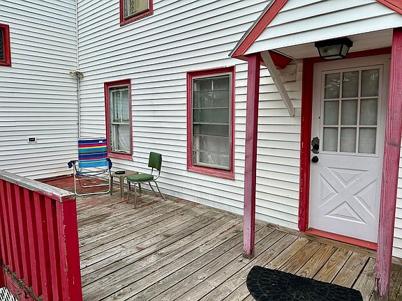 3rd image of 98 Winter Street