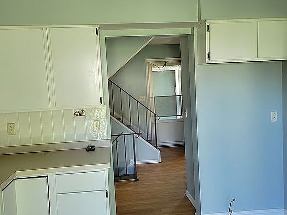 3rd image of 6805 Kirkwood Dr Unit 11