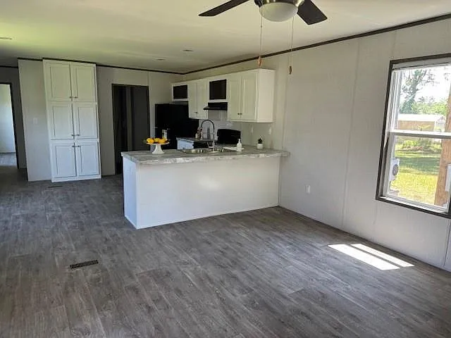 3 bed, 2.0 bath, $1,395 — Photo 2