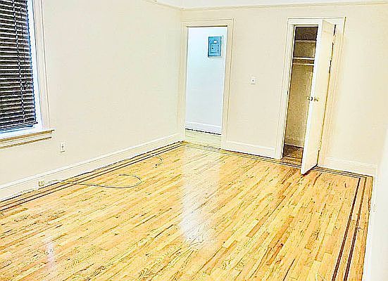 2nd image of 4528 42nd St APT 1D