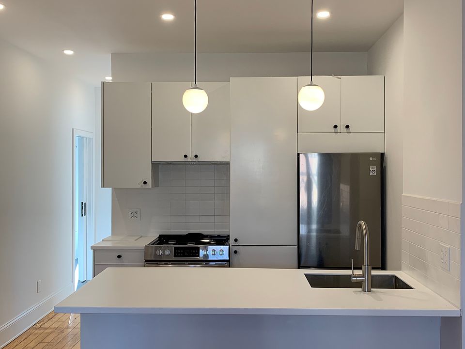 1st image of 398 Park Pl #2