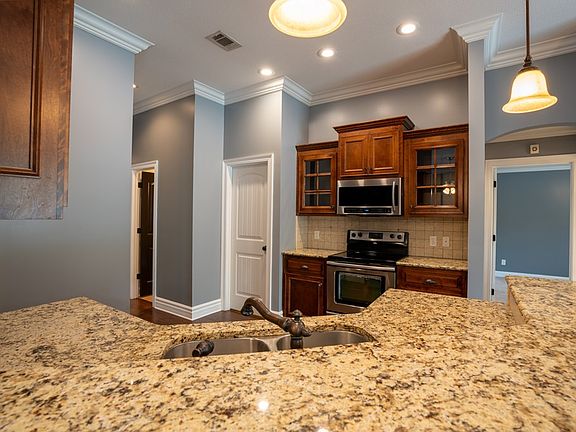 5th image of 4363 Kenilworth Cir