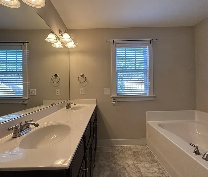 61 Wood Green Dr — Photo 13