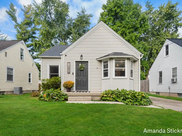 1353 Parkhurst Ave NW, Grand Rapids, MI 49504