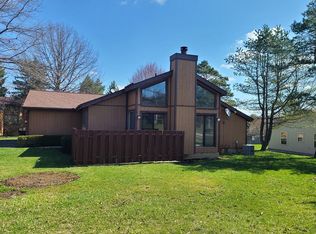 4885 Fishcreek Rd, Stow, OH 44224