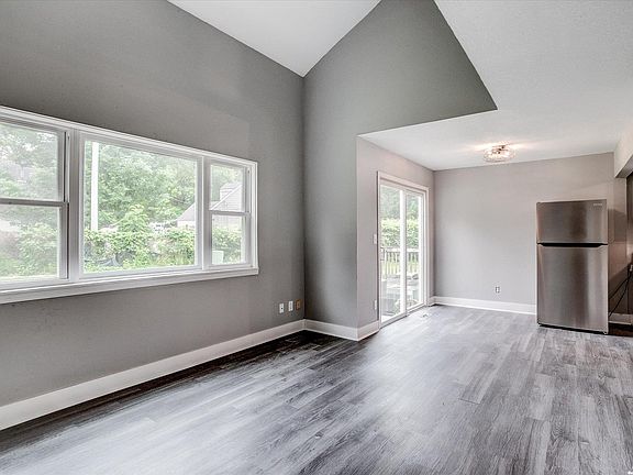 4th image of 255 N Michigan St APT 92