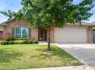 11628 SW 10th St, Yukon, OK 73099