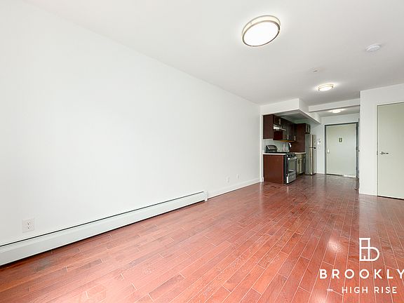 5th image of 2120 Daly Ave #4A