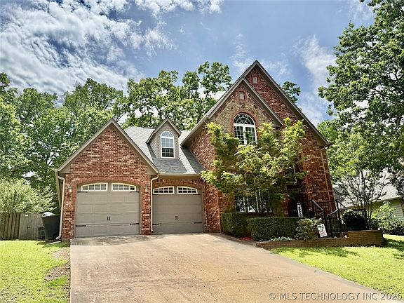 2nd image of 306 Hickory Dr
