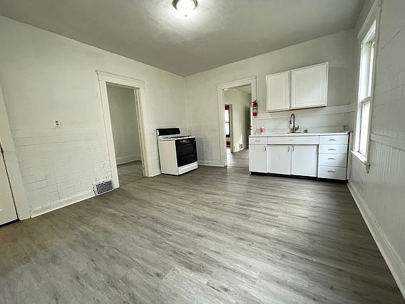 4th image of 3182 W 56th St Unit 1