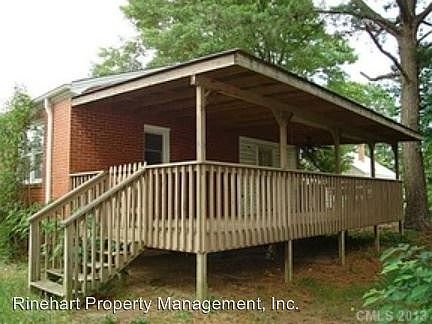 2nd image of 302 Memorial Dr