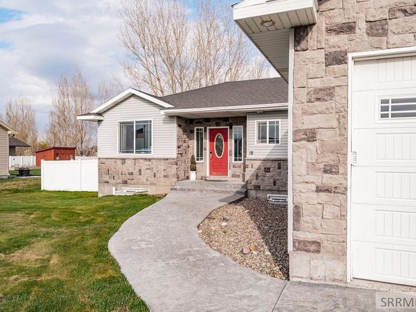 18 N Elm Ln, Rigby, ID 83442