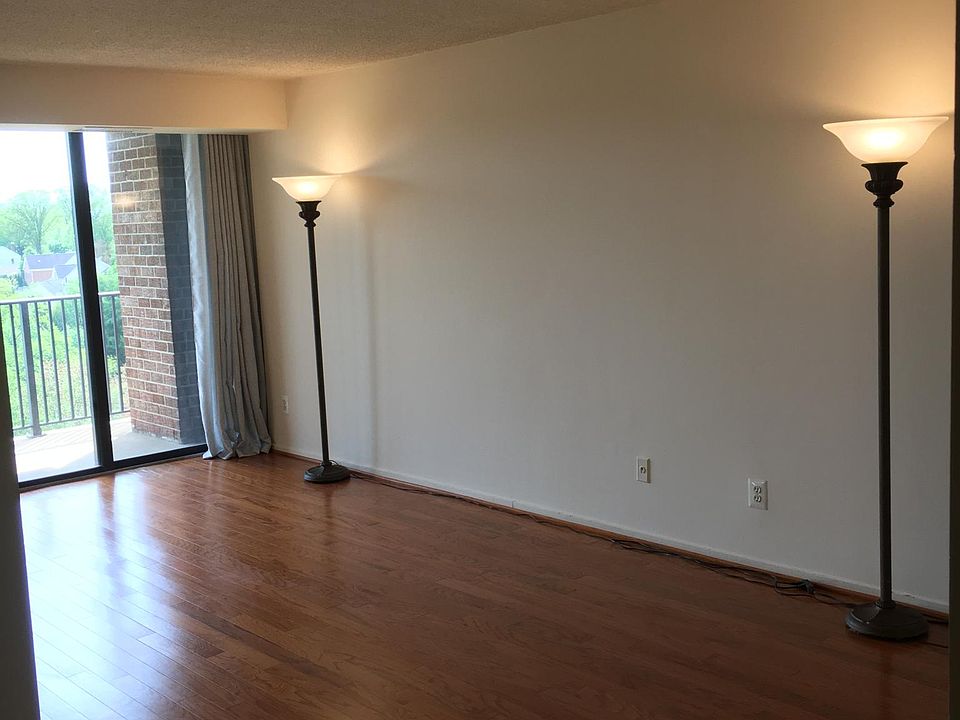 1st image of 2300 Pimmit Dr APT 1204