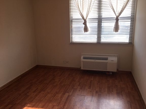 2nd image of 4280 W Ford City Dr #205