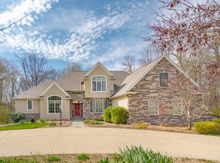 8625 Mountain Pine Ln, Kalamazoo, MI 49009