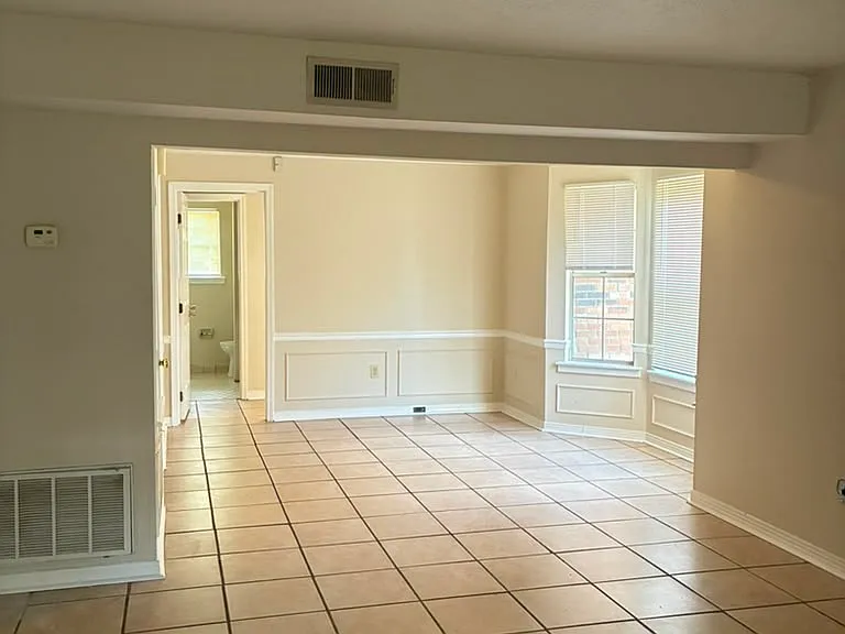 2402 Jamestown Way — Photo 1