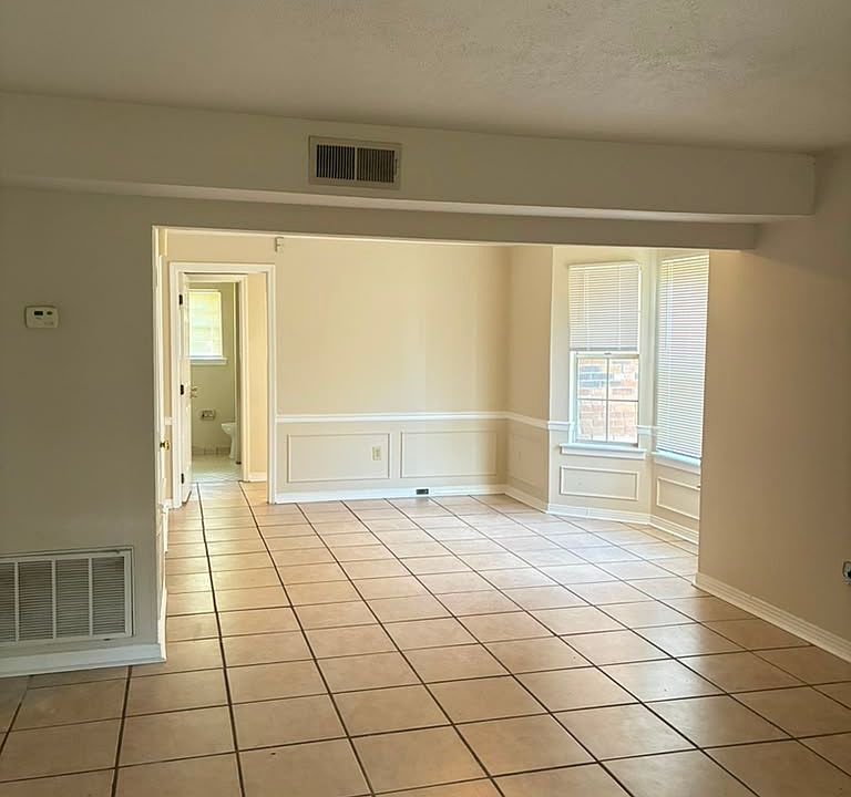 1st image of 2402 Jamestown Way