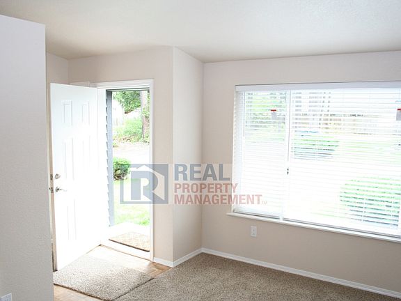 2nd image of 8417 191st St E