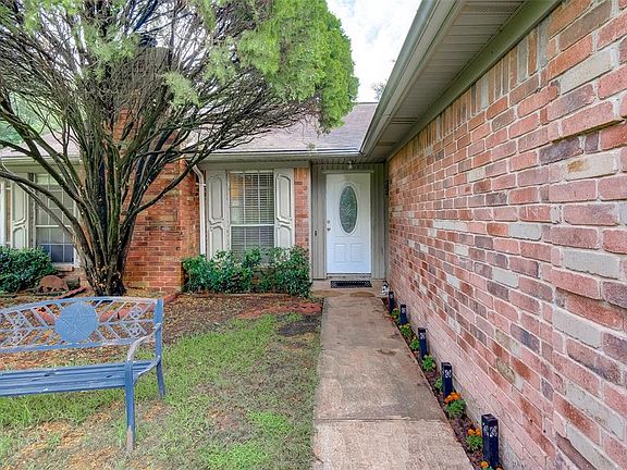2nd image of 22806 Dabney Manor Ln